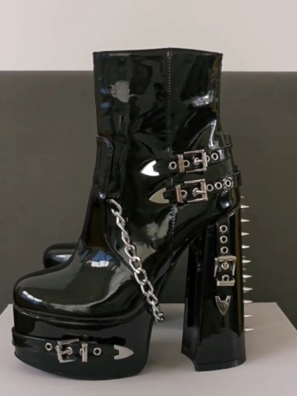 Exclusive boots – Pre-order now